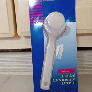 Facial cleansing brush